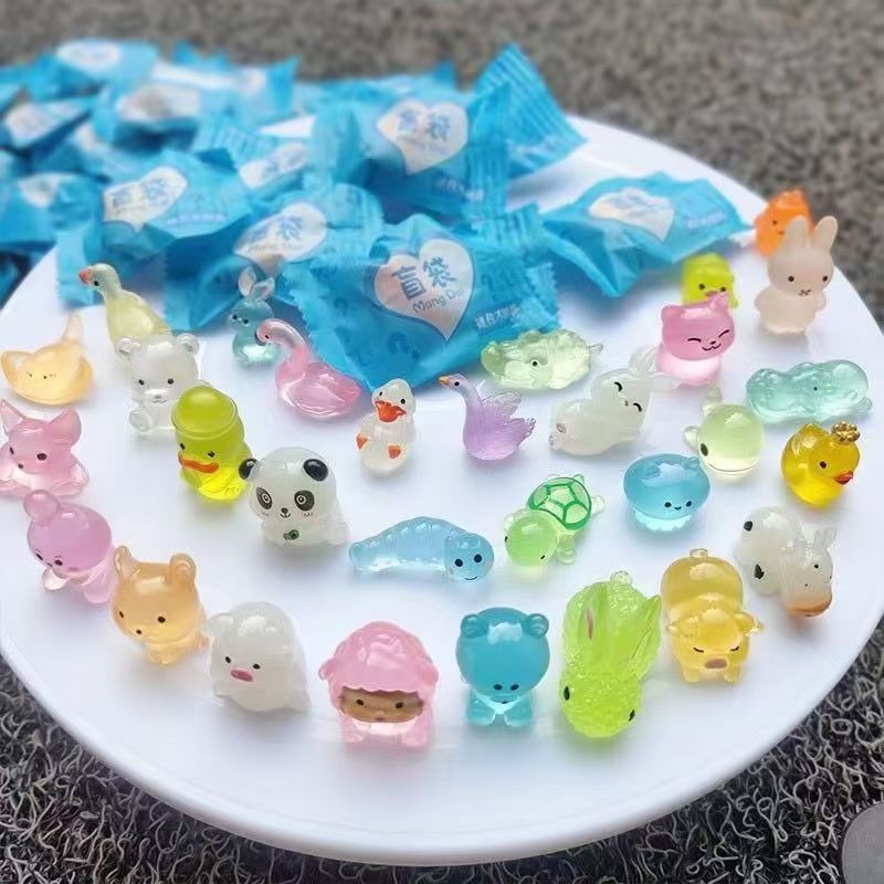 Bolsa ciega animal en miniatura Mini simulación Conejito modelo de gatito Juguete para niños Caja ciega Regalo de recompensa