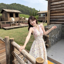 实拍~温柔度假风设计感蝴蝶结露背碎花挂脖连衣裙韩版女装