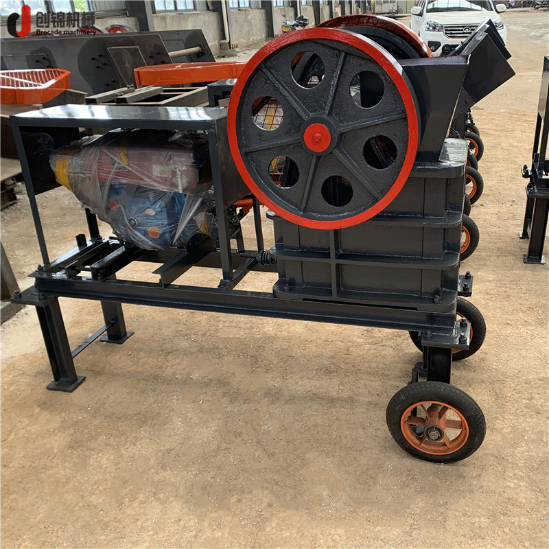 移动颚式破碎机 废楼房预制板破碎机 PE200X300型柴油机版鄂破机
