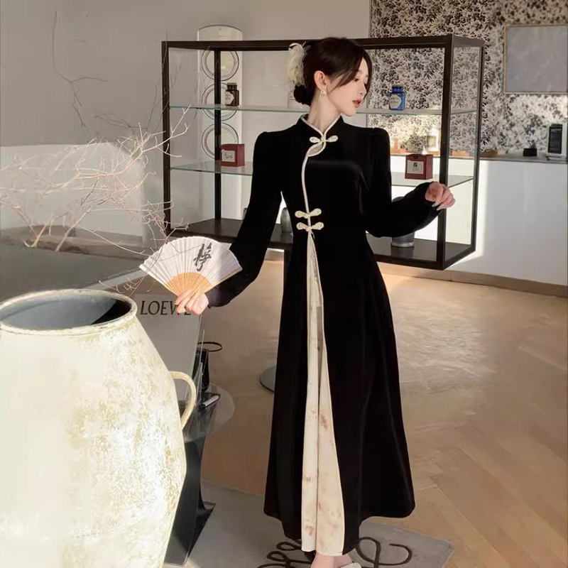 Autumn 2024 Long New Chinese Style National Style High-end Cheongsam Black Pure Elegant Slimming Long Sleeve Waist dress
