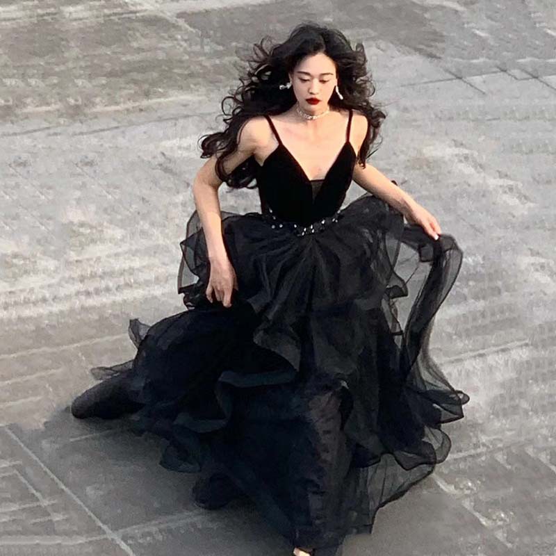 Vestido negro 2026, nuevo estilo de verano, vestido de graduación con tirantes, vestido de noche elegante francés para banquete image 4