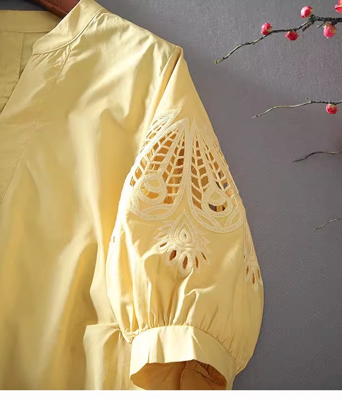 Áo sơ mi nữ cổ chữ V cotton tay lửng thiết kế khoét lỗ thanh lịch — Màu xanh lam nhạt chi tiết 6
