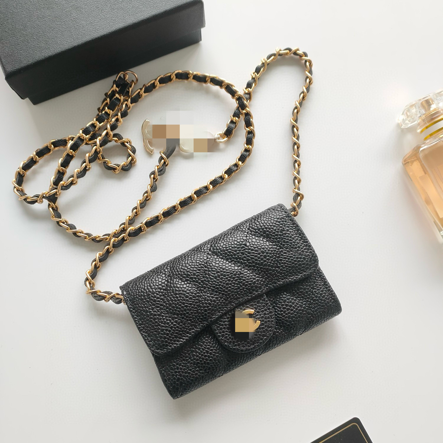 리치 패턴 블랙 골드