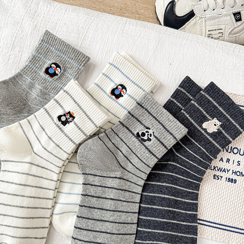 Free Shipping Spring and Summer New Women's Sports Socks South Korea Socks Embroidered High Color Striped Panda Ins Women Socks