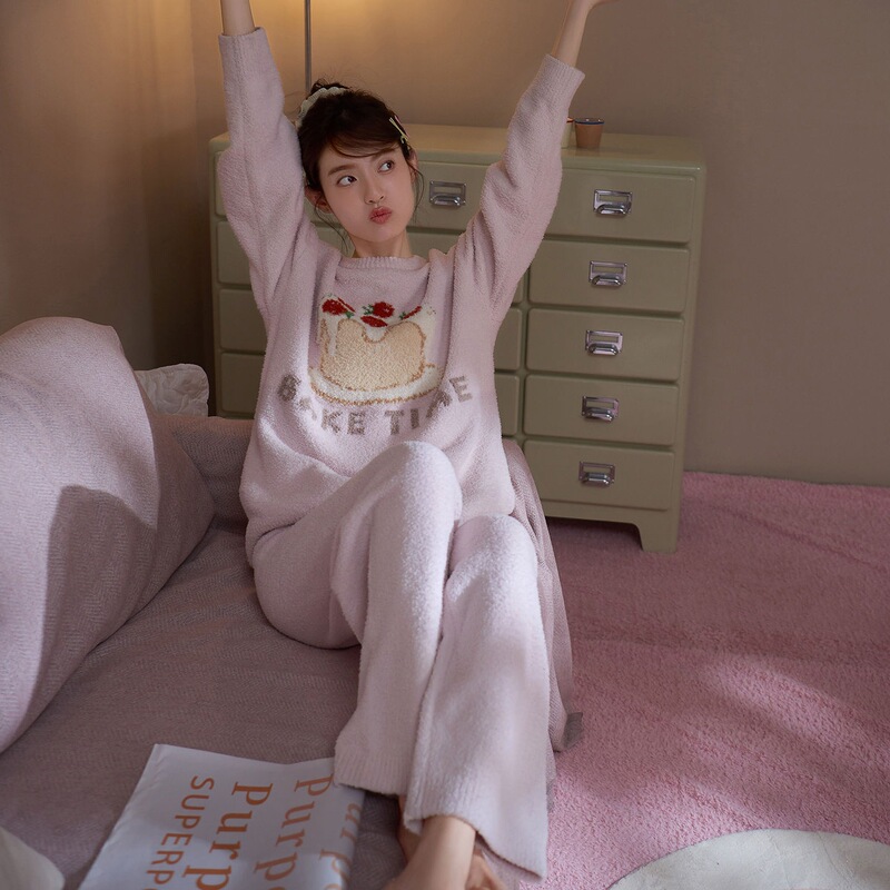 Half-Velvet Pajamas for Women, Autumn and Winter Thickened and Fleece-Lined, Pink Sweet Style for Petite Sizes, Winter Loungewear Half-Velvet Pajamas for Women, Autumn and Winter Thickened and Fleece-Lined, Pink Sweet Style for Petite Sizes, Winter Loungewear