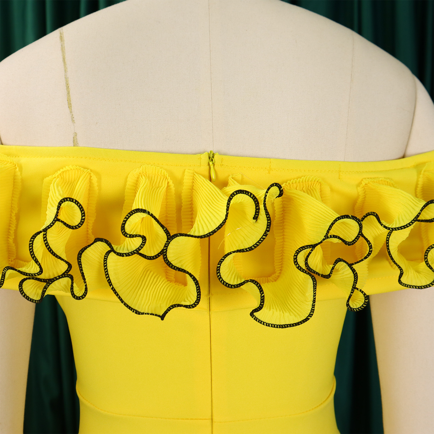 abbigliamento donna sexy attillato tinta unita monospalla arricciato spalle scoperte manica corta tuta commercio estero_voghion.com