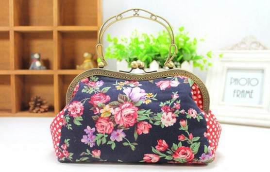 Stock 19CMM forma de relieve oro aleación de flores de mano bolsa hebilla accesorios de bolsa