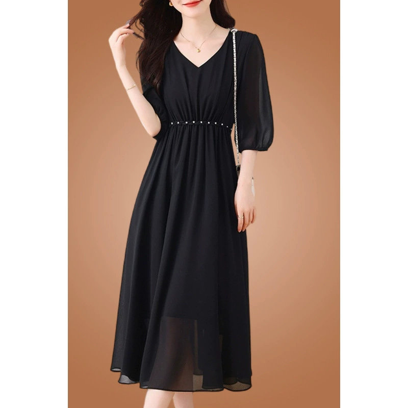 Новое летнее шелковое платье 2025 года, свободного кроя, скрывающее фигуру, стройнящее, в стиле Одри Хепберн.