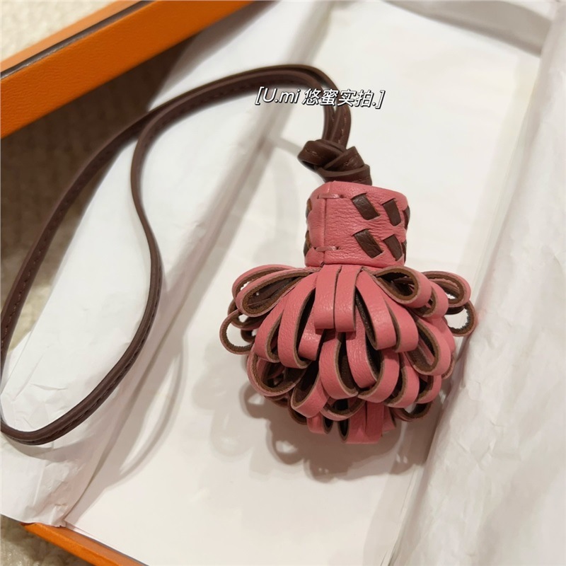 miu系同款流苏花朵包挂件手工真皮女士挂饰高级感皮质钥匙扣配饰|undefined