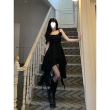 吊带连衣裙黑色无袖收腰显瘦气质不规则短裙感甜美小黑裙