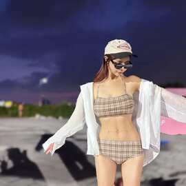 泳衣女格子复古花苞裙三角裤比基尼三件套小胸聚拢性感辣妹度假风