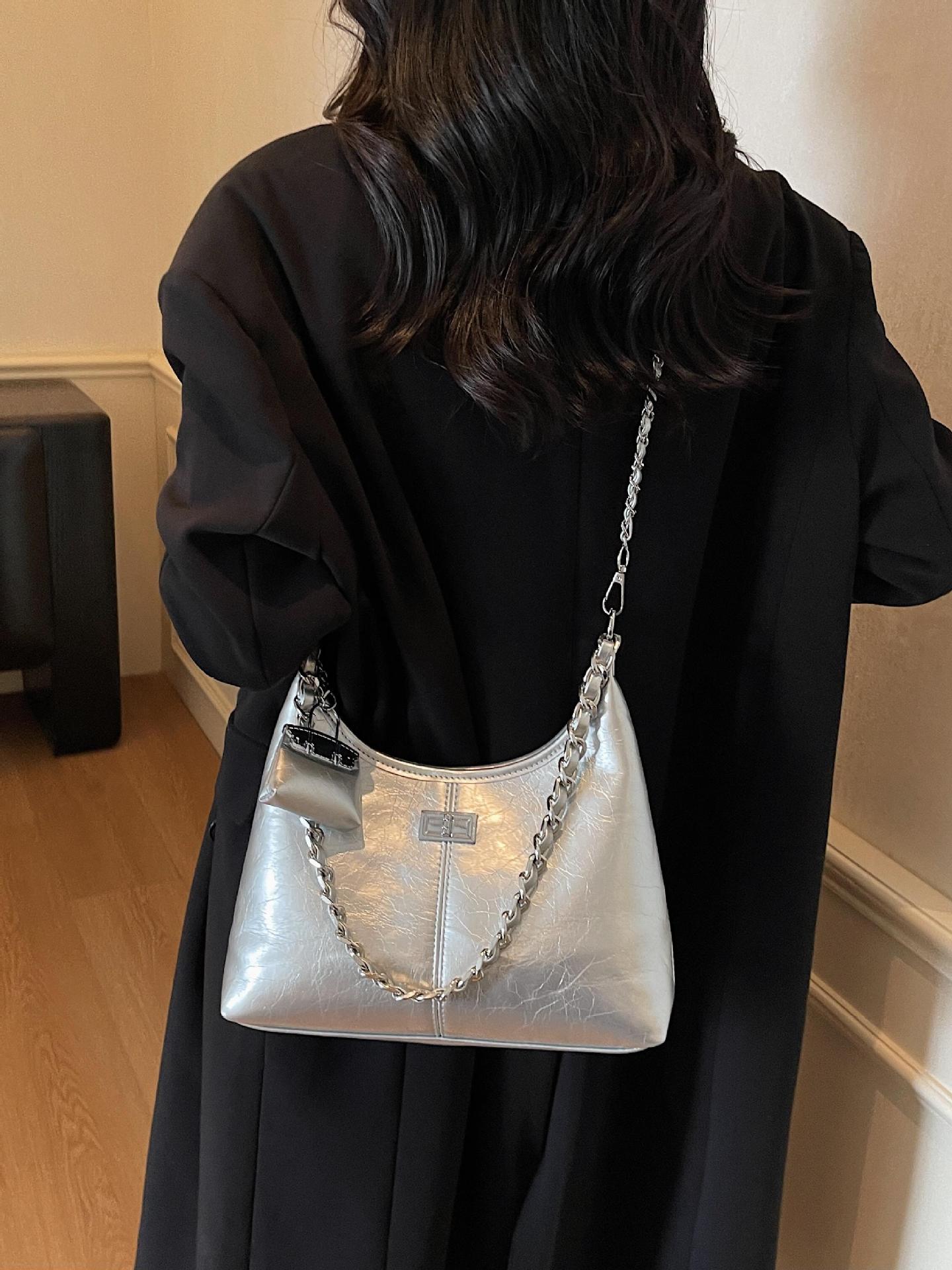 Cross-border super-fire nicho brazalete para mujeres 2025 nuevo bolso de bolsas