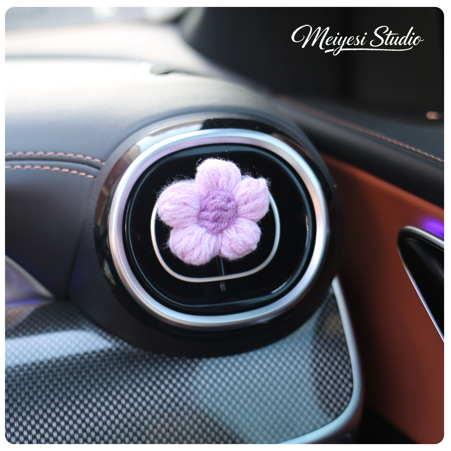 La versión coreana de la elegancia de flores de color creativas para adornos de automóviles, decoraciones de automóviles de alta calidad, flores de lana de la niña.