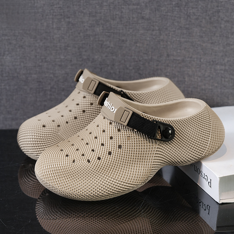 Pareja de zapatos de agujero de altura de base gruesa de verano antideslizante 3D zapatillas frías EVA zapatillas de playa
