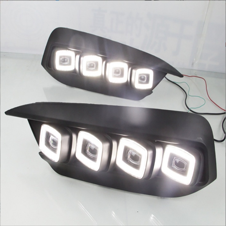 Adecuado para luces diurnas Bugatti de Civic 16-19 luces diurnas de tres colores luces diurnas de cuatro ojos de Civic.