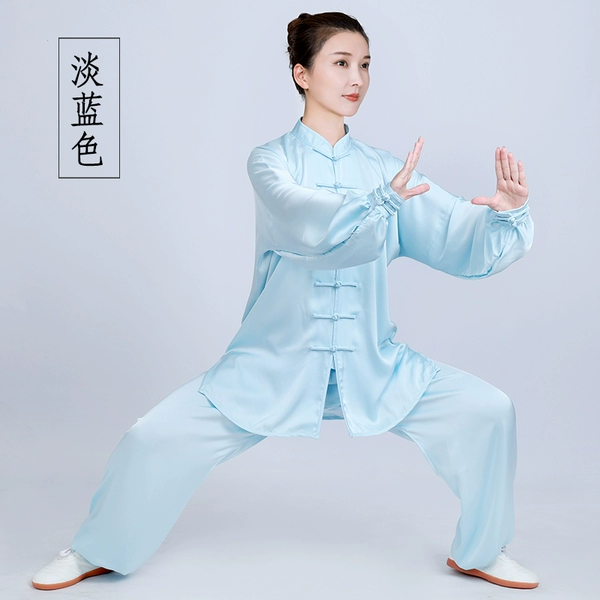 Light blue [long-sleeved style]