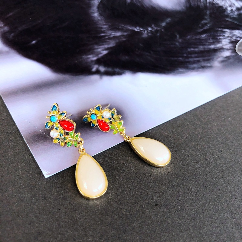 Nihaojewelry Simple Pearl Drip Glaze Heart Gemstone Earrings Wholesale Jewelry display picture 3