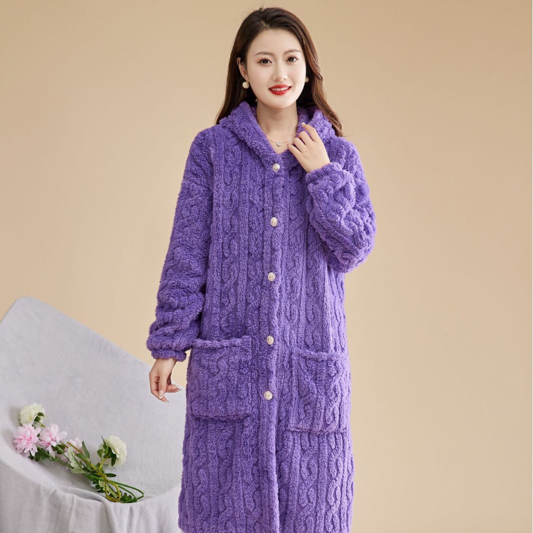 Las mujeres de invierno engrosada franela pijamas nuevo traje cálido desgaste del hogar se puede usar fuera de otoño e invierno de lana de coral pijamas al por mayor