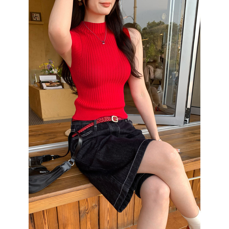 Elegant Half-High Collar Sleeveless Knit Camisole for Petite Women, Suitable for Summer Outerwear, Made of Lyocell Tencel Elegant Half-High Collar Sleeveless Knit Camisole for Petite Women, Suitable for Summer Outerwear, Made of Lyocell Tencel
