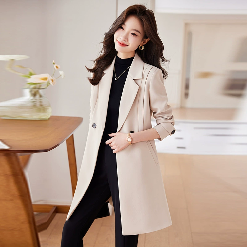 Кремово-белый плащ для женщин Весна и осень 2023 Новый элегантный осенний костюм больших размеров, маленькое пальто средней длины