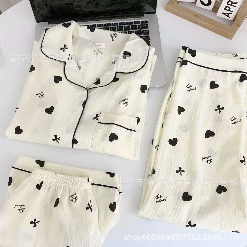 Pajamas de tres piezas de torta de oso para mujeres de verano, pantalones de manga corta, nubes de algodón adorable, viento en 2025 nueva ropa para el hogar