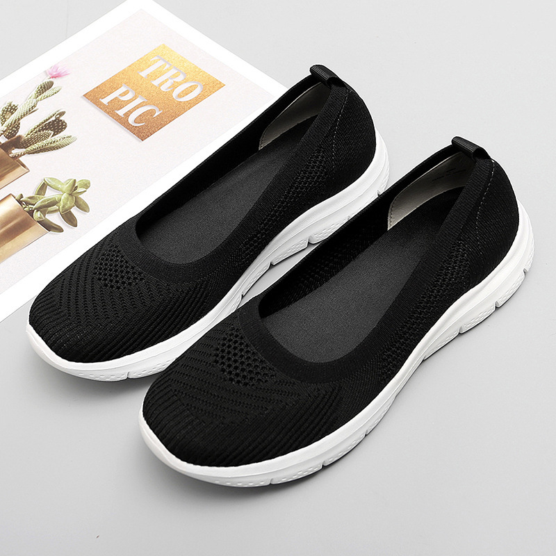 Summer and Autumn Breathable Fly-Knit Travel Shoes for Women, Mesh Casual Sports Shoes, One-Legged Soft-Soled Mother's Walking Shoes, Large Size Shoes