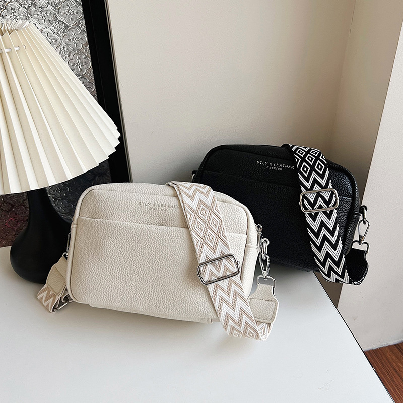 Μονόχρωμη PU single 2024 νέα γυναικεία φαρδιά λουράκι ώμου μοντέρνα μικρή τετράγωνη τσάντα χιαστί_voghion.com