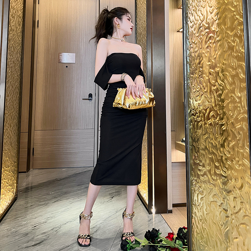 Đầm ôm body nữ trễ vai cổ một đường, phong cách hot girl mùa hè — Màu đen