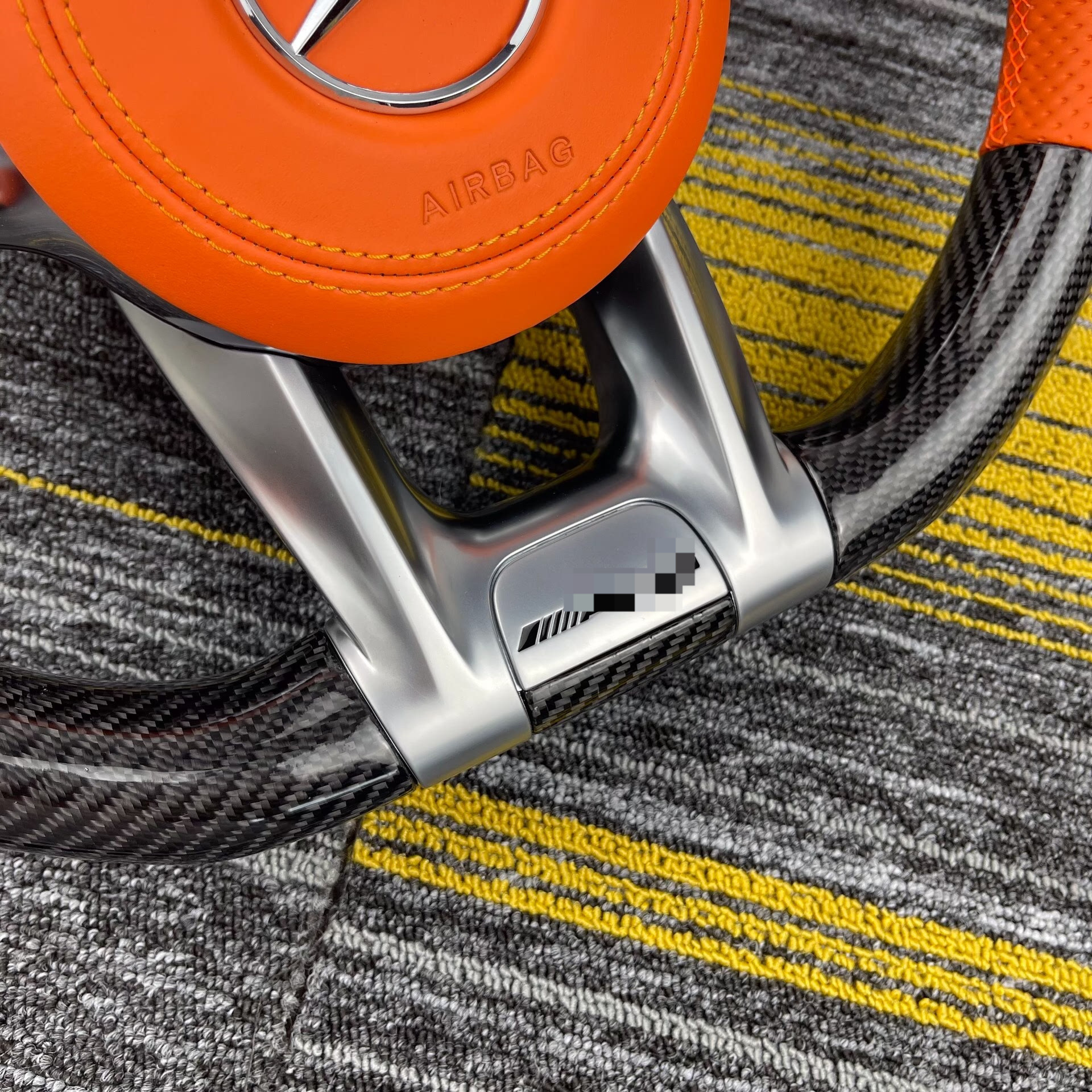 Suitable for Mercedes-Benz 809AMG steering wheel ABCEGRSV series, upgrade and modification of the old model to the new carbon fiber orange leather version