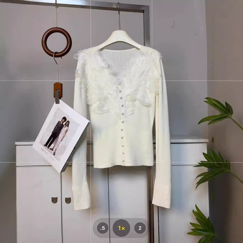 Nanyou 2024 Autumn and Winter Women's V-neck Lace Large Embroidered Long-sleeved Top Single Row Buckle Base Shirt Women's Knit