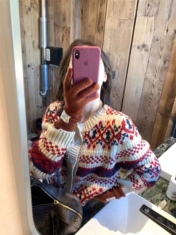 2026 Autumn Red Vintage 100% Wool Sweater Jacquard Knit Cardigan for Women European Style Cashmere Thick Wool Sweater Coat