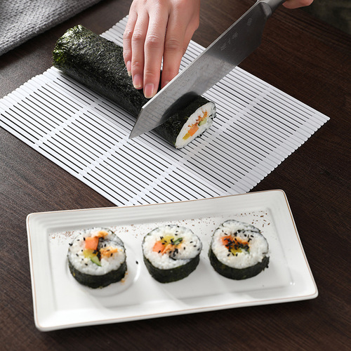 Japanese sushi roll curtain, home DIY sushi mold for making seaweed rice, seaweed sushi, non-stick rice ball tool