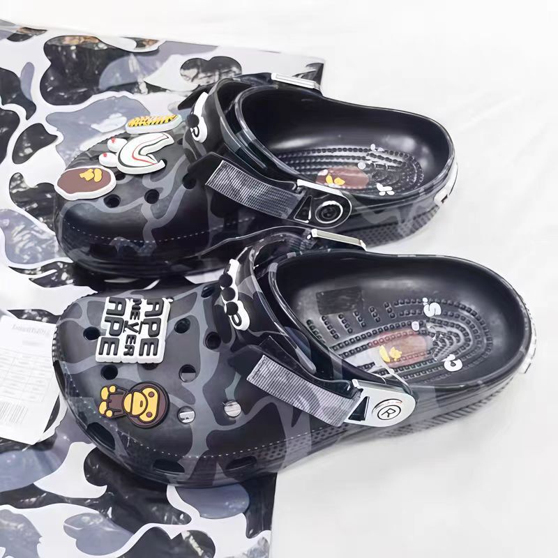 2025 Fashion New Printed Ape Outdoor Beach Shoes Couple Style Hole Sandals Wholesale