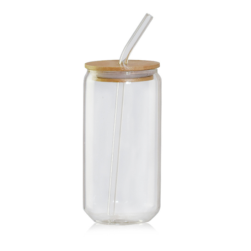 빨대와 투명 대형 콜라 550ml