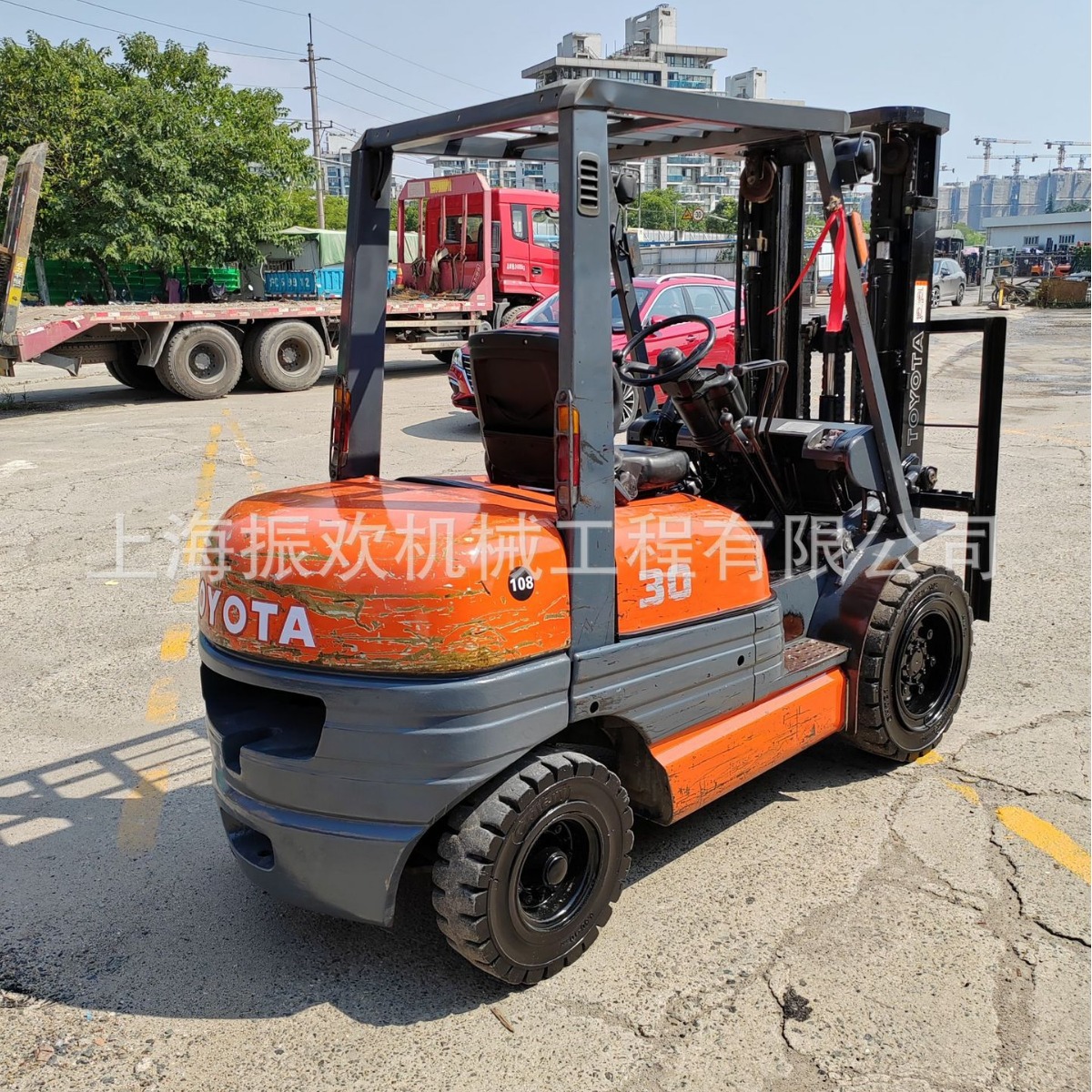 供应3吨丰田叉车三节门架升高4米5带侧移器 Toyota二手叉车