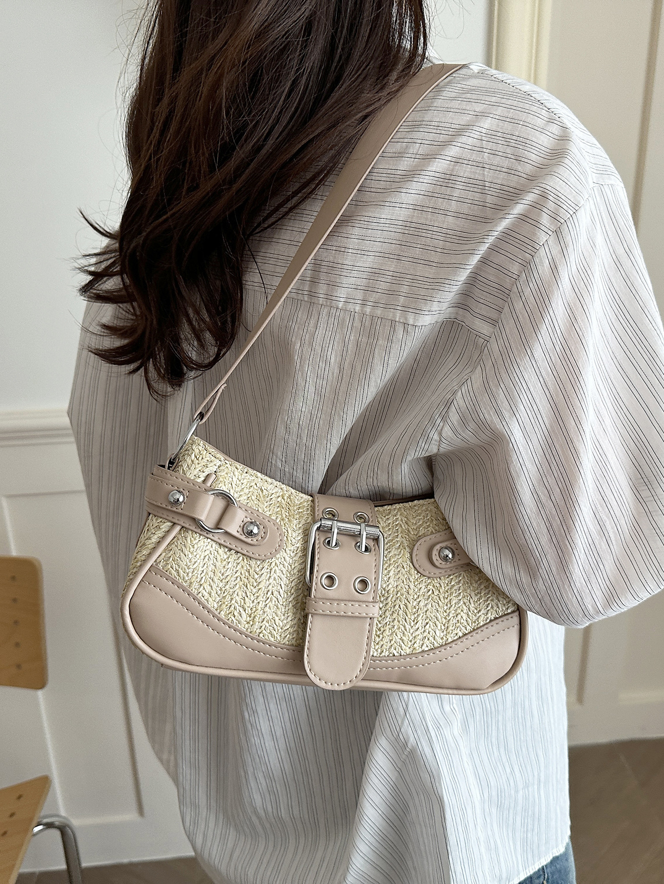Trendy small square bag, 2026 autumn new collection, unique cresc