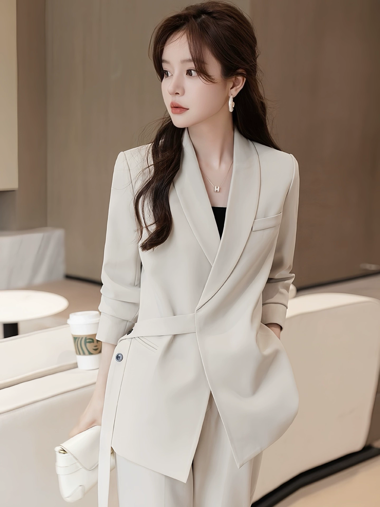 Quilted Autumn Women's Classic Suit Jacket Set, High‑End Tailored, Bright Statement Style