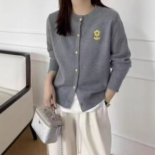 韩系显瘦小花针织开衫女简约风早秋冬慵懒风圆领刺绣毛衣简约外套|undefined