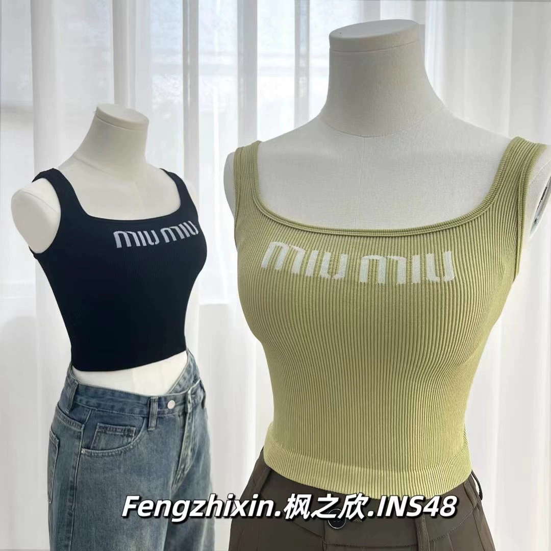 枫之欣 T-shirt с буквами, топ с чашками, топ-бюстье, квадратный вырез, красивая спина