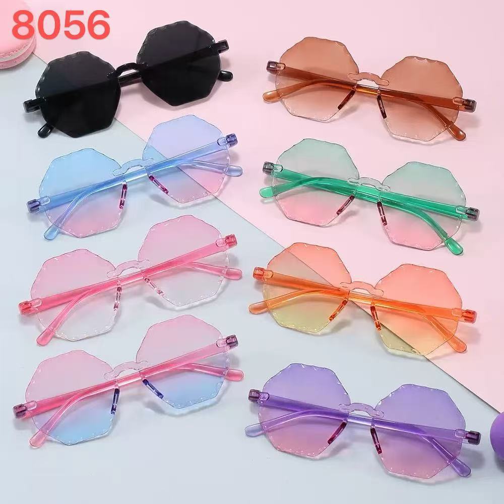 2026 gafas de sol para niños en un marco al por mayor una pieza de joyería de una variedad de combinación de gafas de sol para niños en stock
