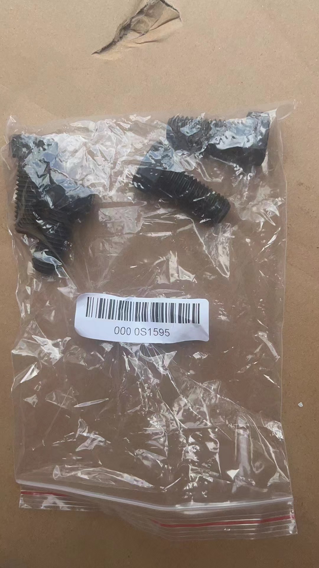 卡特彼勒  0S1595  0S-1595: 带帽螺钉