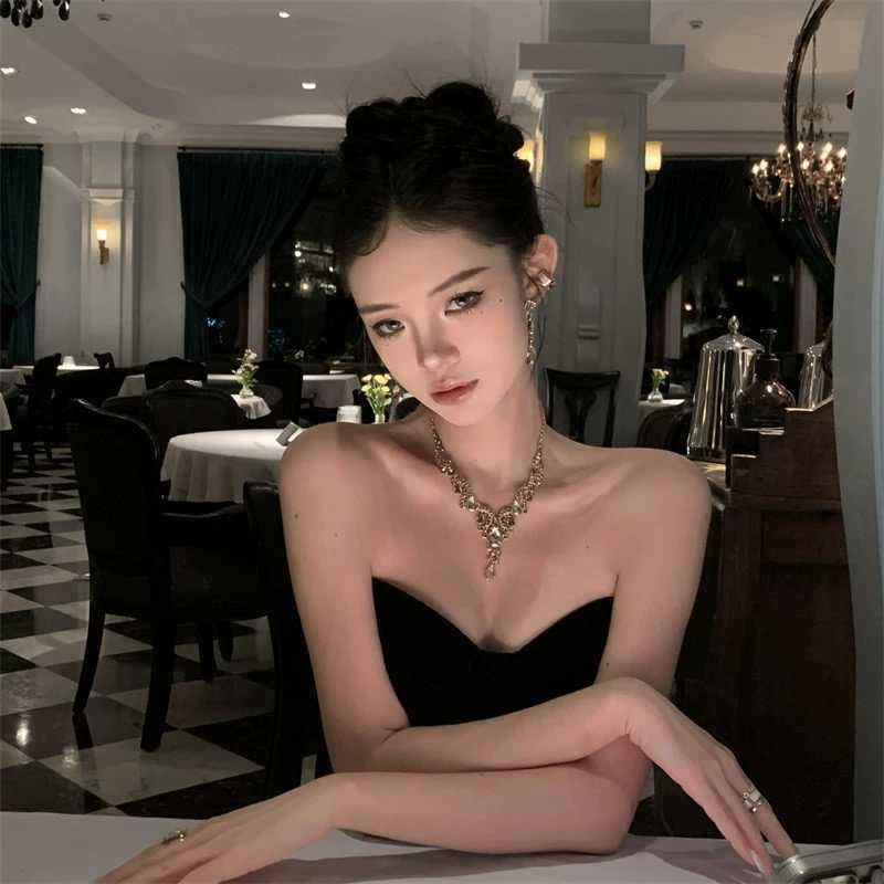 Bridal Wedding Banquet Versatile High-End Necklace Jewelry Set Personalized Fashion Design Exaggerated Necklace Earrings Bridal Wedding Banquet Versatile High-End Necklace Jewelry Set Personalized Fashion Design Exaggerated Necklace Earrings