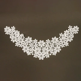 花边;餐垫、餐巾;服装饰品