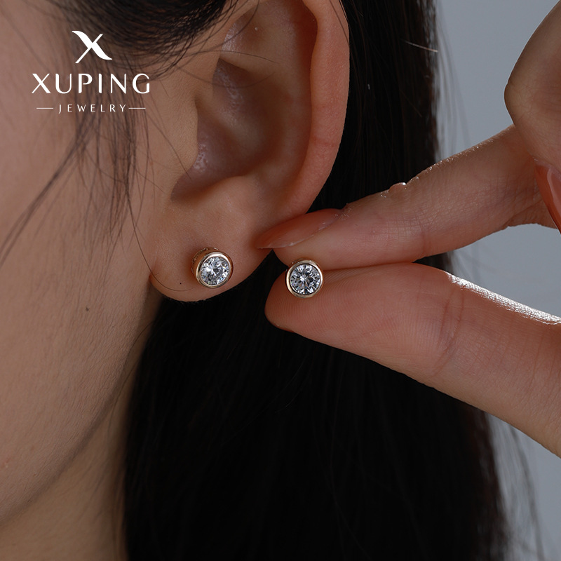 Xuping joyería de aleación de cobre incrustado zircon pernos de orejas de alta calidad nicho simple orejas delicadas aretes redondos versátiles