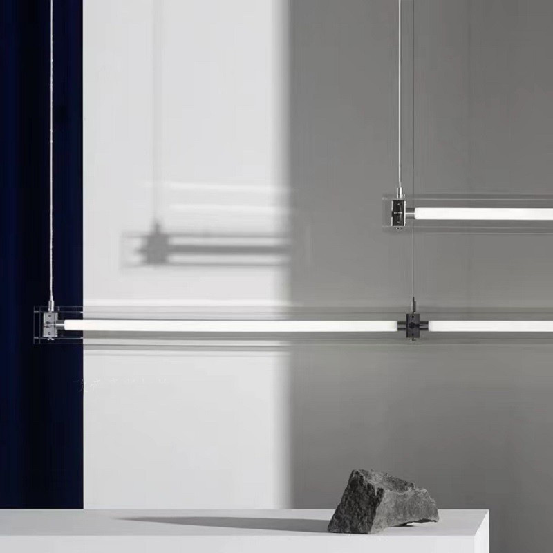 Un diseño de caracteres de vidrio personalidad artística simple Maza diseñador de comedor estudio lámpara de vidrio lujosa lámpara de lámpara de luz candelabrera
