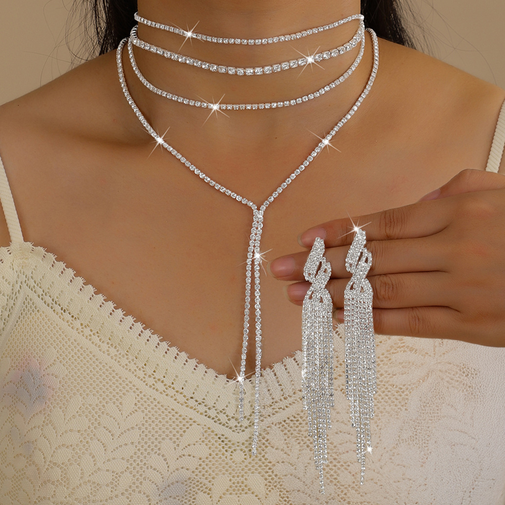 Collar largo de borlas con brillantes cadena multicapa_voghion.com