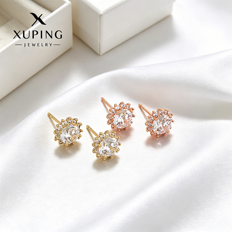 La nueva moda de Xuping con incrustaciones de circón, pendientes de copo de nieve de lujo simples y livianos, todos los días, todos los partidos, pendientes compactos y exquisitos