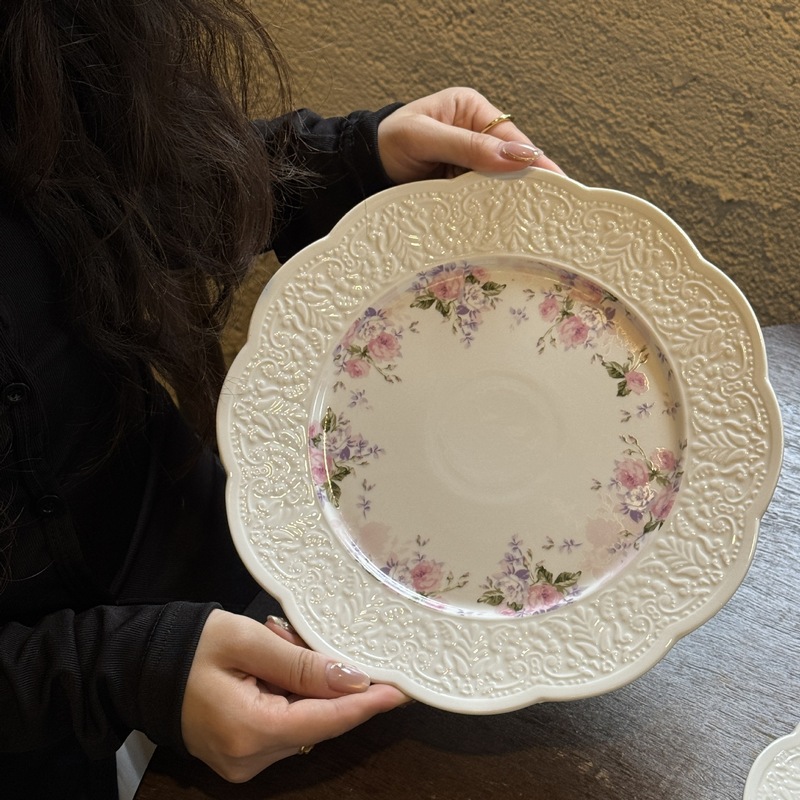 フレンチレトロな花びらエッジエンボスセラミック純白食器デザート朝食サラダプレートコーヒーカップとソーサー|undefined