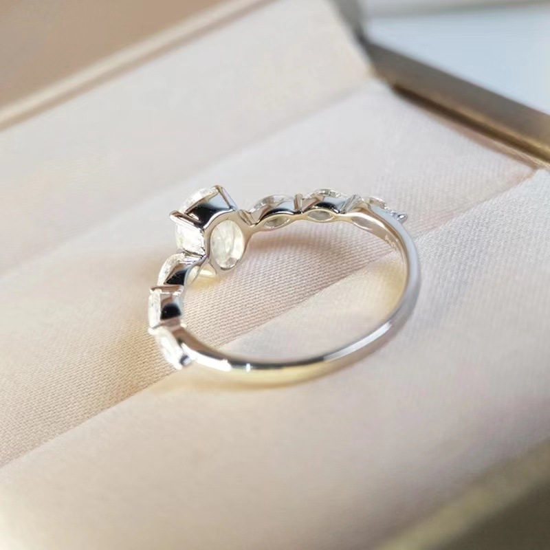 Anello con diamante a forma di uovo di piccione scintillante placcato in argento sterling, celebrità femminile di Internet, alla moda_voghion.com