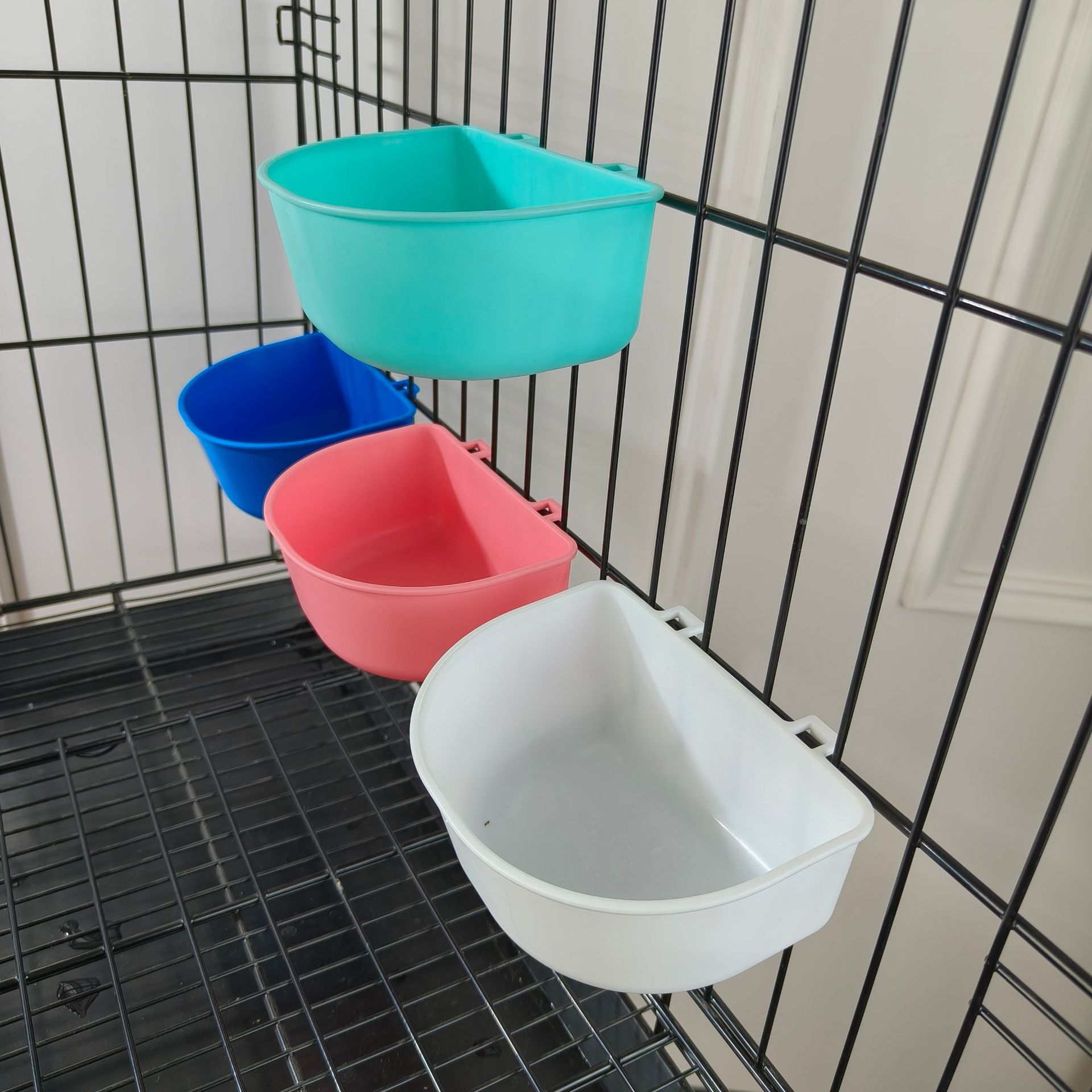 Jaula colgante tazón anti-volque tazón de perro para mascotas tazón de comida para gatos y perros tazón de agua para colgar aviones para mascotas tazón de plástico colgante especial
